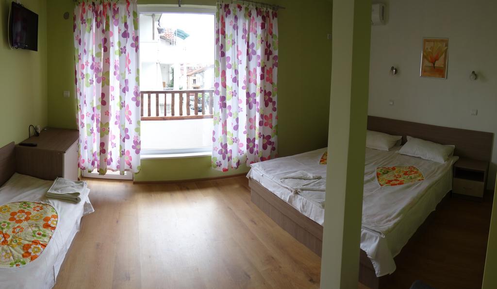 Guest House Rosa Kiten  Værelse billede